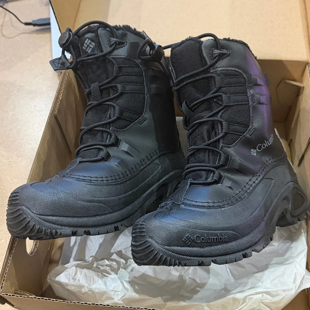 Columbia youth Bugaboot Celsius 400G size 1 waterproof snow boots winter warm